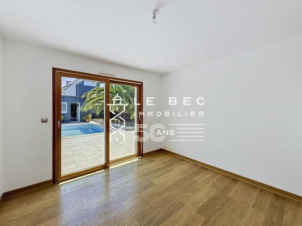 RIANTEC : Charmante maison de plain-pied avec piscine