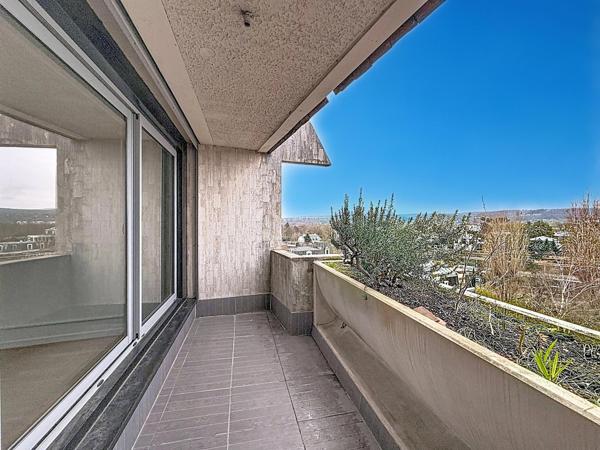 Appartement 3 pièces balcon parking ascenseur