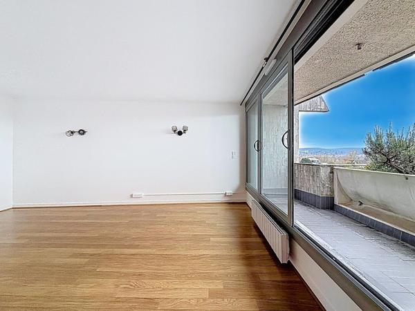 Appartement 3 pièces balcon parking ascenseur