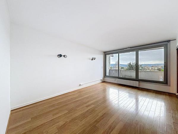 Appartement 3 pièces balcon parking ascenseur