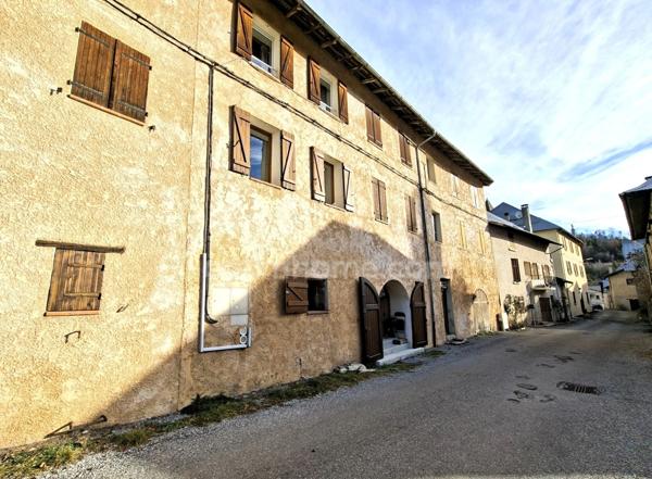 Appartement à vendre 4 pièces SEYNE (04)