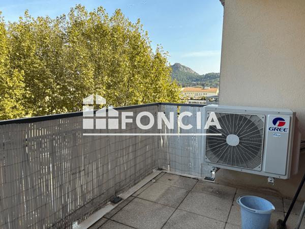 Location Appartement 2 pièces 40.56 m² - 5 ET 7 BOULEVARD DE LA REPUBLIQUE La Crau 83260
