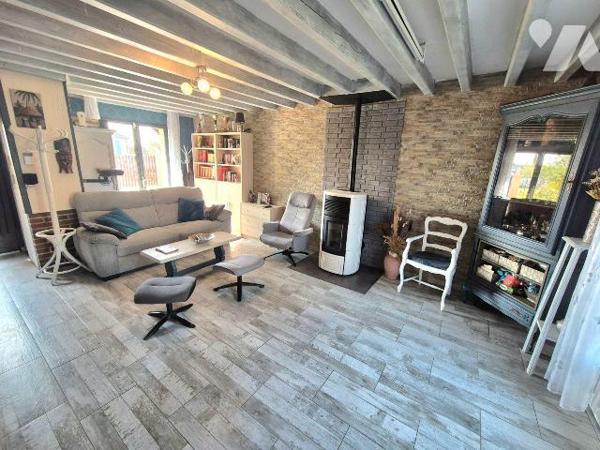 A 15-20 minutes de Troyes et agglomération, dans la commune dynamique de Savières, venez découv...