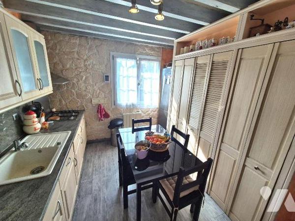 A 15-20 minutes de Troyes et agglomération, dans la commune dynamique de Savières, venez découv...