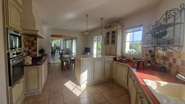 Maison - 7 pièces - 202 m²