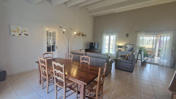 Maison - 7 pièces - 202 m²