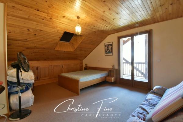 BRIANCON MAISON AVEC JARDIN PROCHE COMMERCES