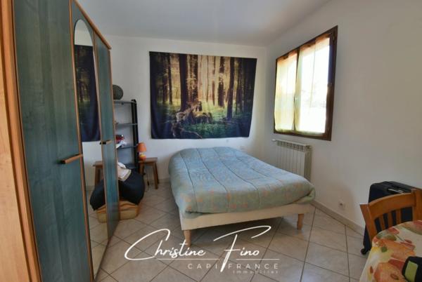 BRIANCON MAISON AVEC JARDIN PROCHE COMMERCES