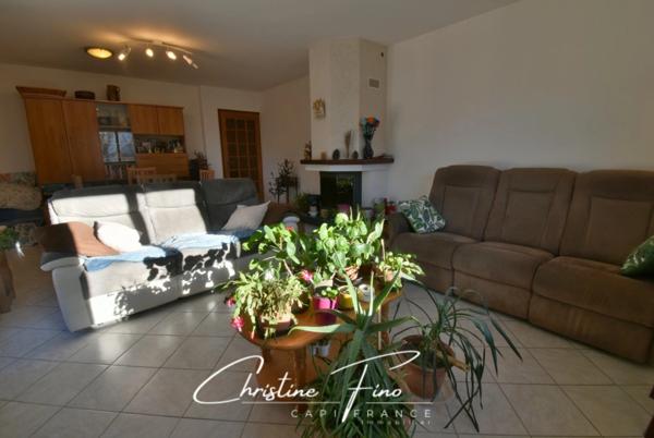 BRIANCON MAISON AVEC JARDIN PROCHE COMMERCES