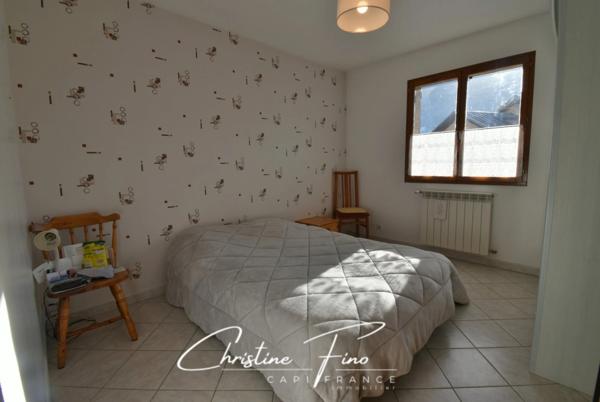 BRIANCON MAISON AVEC JARDIN PROCHE COMMERCES