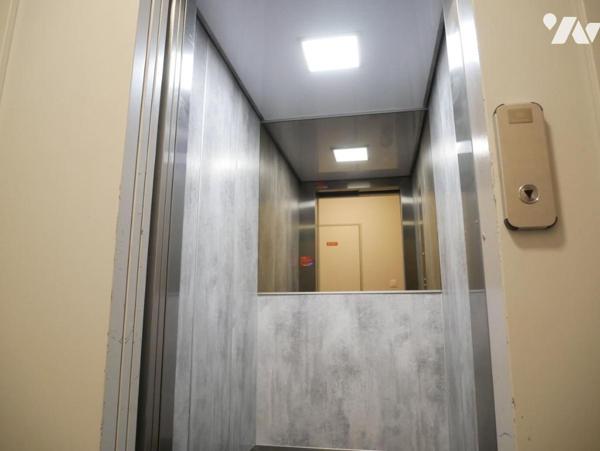 Centre ville de Nîmes,  quartier " Gare - Préfecture ", 11, rue Court de Gébelin, T3, garage et cave