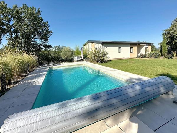 Maison de 158 m2 avec 4 chambres , sous-sol et piscines