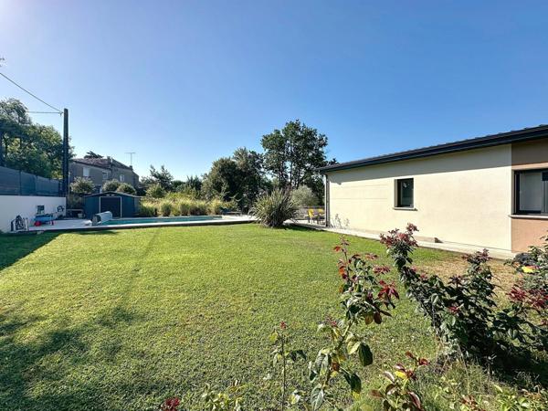 Maison de 158 m2 avec 4 chambres , sous-sol et piscines