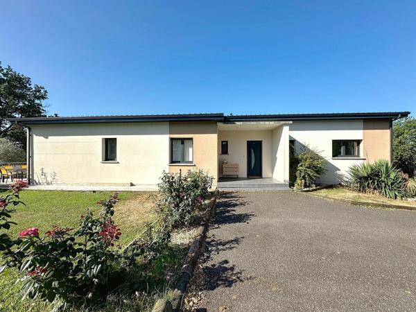 Maison de 158 m2 avec 4 chambres , sous-sol et piscines