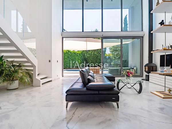 Chessy - Propriété contemporaine d'exception de 268 m² avec piscine chauffée