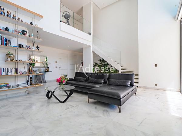 Chessy - Propriété contemporaine d'exception de 268 m² avec piscine chauffée