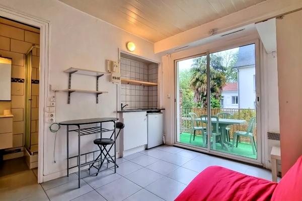 Studio + terrasse centre ville de PAU