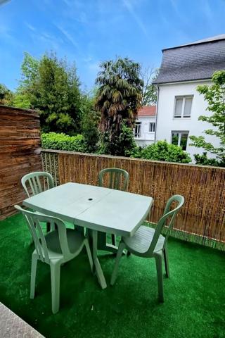 Studio + terrasse centre ville de PAU