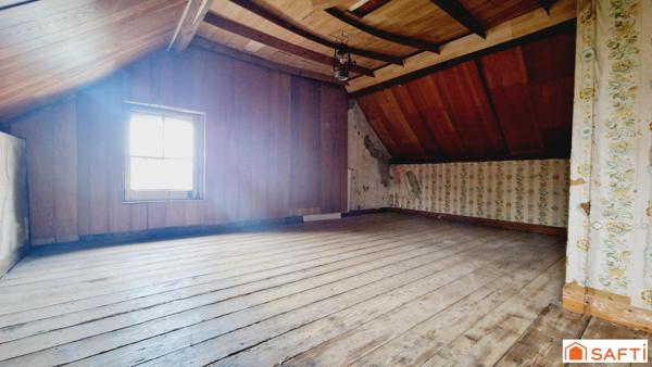 Maison de 117m2 avec jardinet à rénover au centre-ville