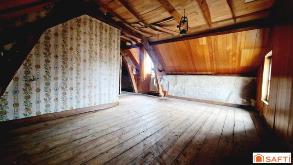 Maison de 117m2 avec jardinet à rénover au centre-ville