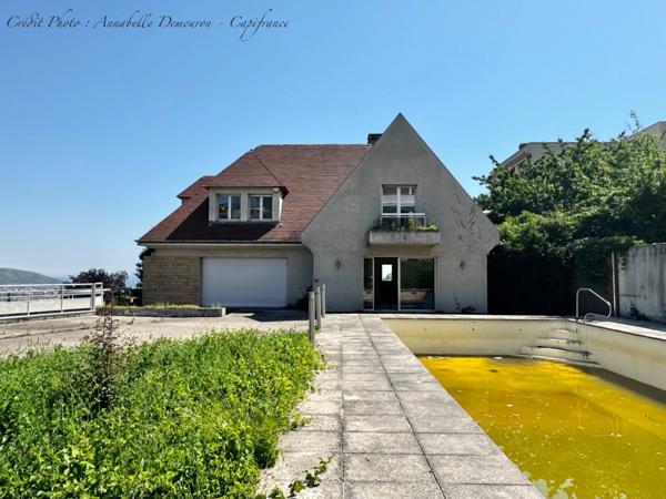 ROYAT - Grande maison familiale à rénover avec vue panoramique, terrain rare, piscine