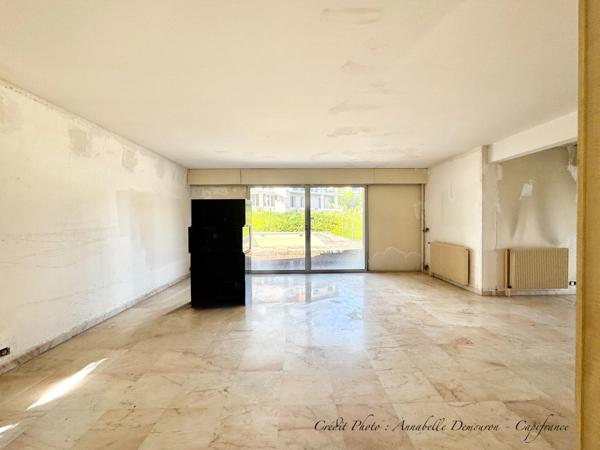 ROYAT - Grande maison familiale à rénover avec vue panoramique, terrain rare, piscine