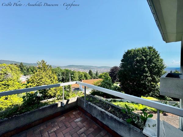 ROYAT - Grande maison familiale à rénover avec vue panoramique, terrain rare, piscine