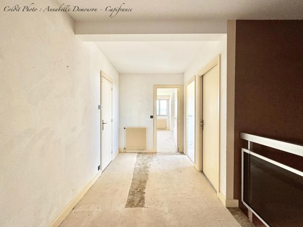 ROYAT - Grande maison familiale à rénover avec vue panoramique, terrain rare, piscine