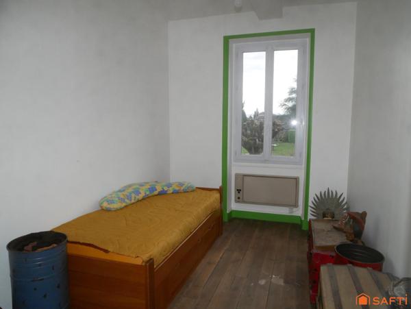 centre du village proche école et commerces