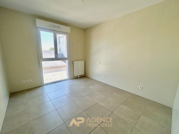 La Rochelle - La Pallice - Appartement T3 de 62 m² avec terrasse, ascenseur et parking 249 000 € **  - Référence  MR739