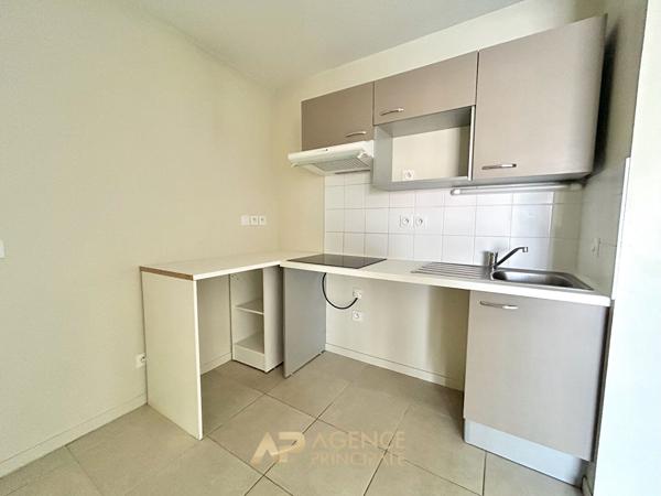 La Rochelle - La Pallice - Appartement T3 de 62 m² avec terrasse, ascenseur et parking 249 000 € **  - Référence  MR739