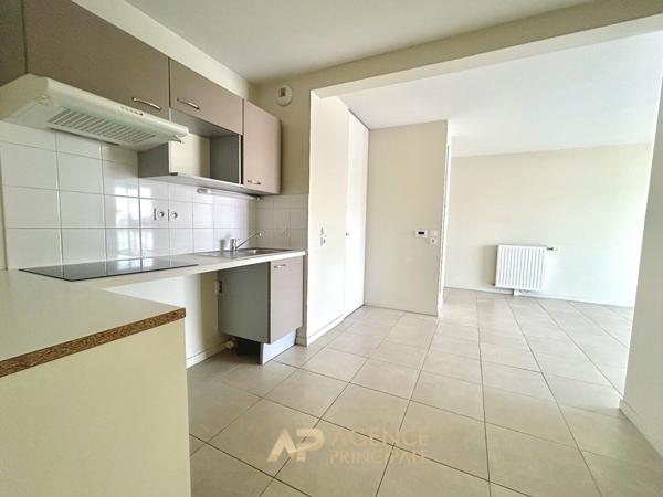 La Rochelle - La Pallice - Appartement T3 de 62 m² avec terrasse, ascenseur et parking 249 000 € **  - Référence  MR739
