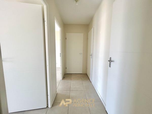 La Rochelle - La Pallice - Appartement T3 de 62 m² avec terrasse, ascenseur et parking 249 000 € **  - Référence  MR739