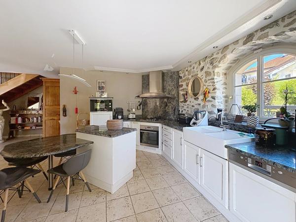 Corps de ferme à vendre 5 pièces CERNEX (74)
