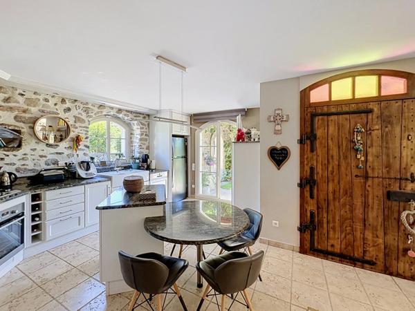 Corps de ferme à vendre 5 pièces CERNEX (74)