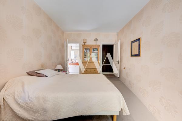 Appartement
         5 pièces
        - 146 m² Bien prestige 1 820 000 € *