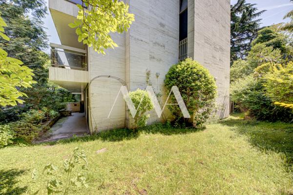Appartement
         5 pièces
        - 146 m² Bien prestige 1 820 000 € *