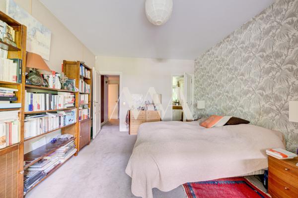 Appartement
         5 pièces
        - 146 m² Bien prestige 1 820 000 € *