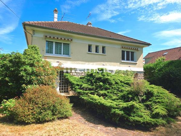 Maison
         5 pièces
        - 105 m² Exclusivité 449 000 € *