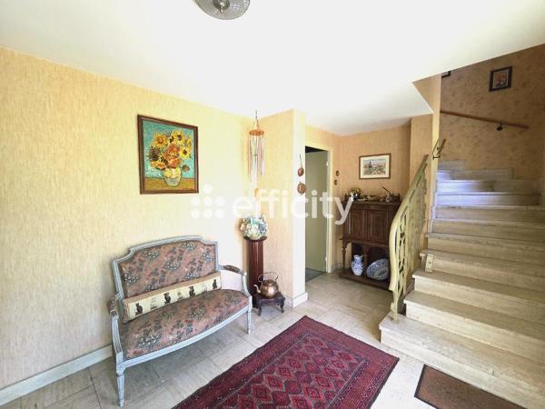 Maison
         5 pièces
        - 105 m² Exclusivité 449 000 € *