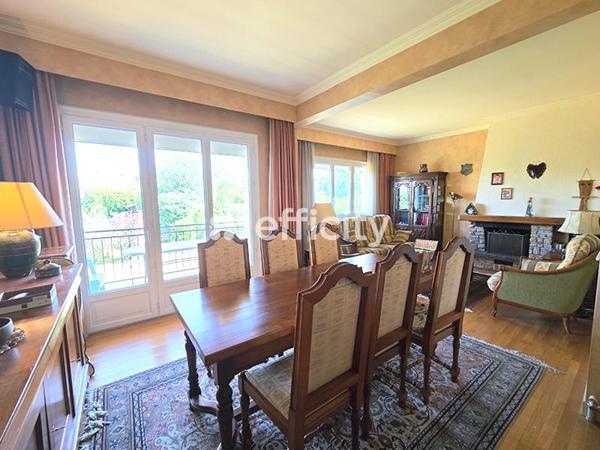 Maison
         5 pièces
        - 105 m² Exclusivité 449 000 € *