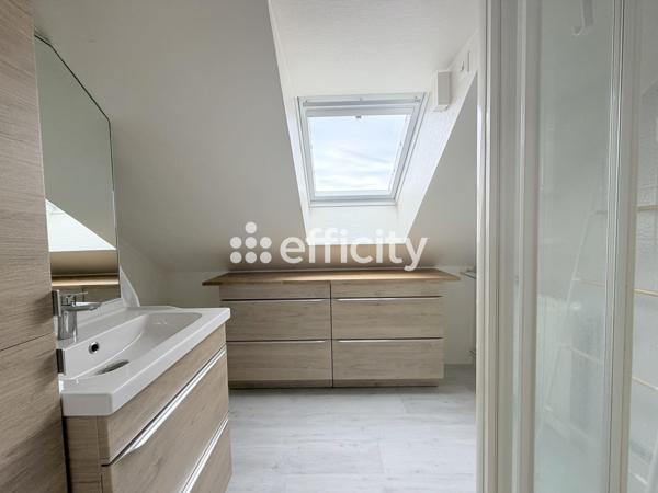 Maison
         6 pièces
        - 140 m² Exclusivité 529 000 € *