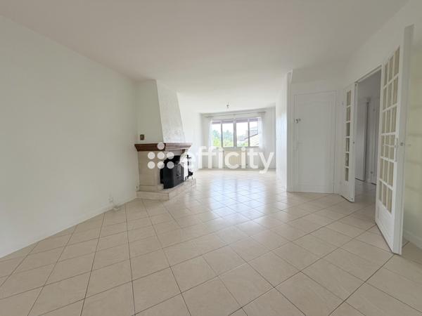 Maison
         6 pièces
        - 140 m² Exclusivité 529 000 € *