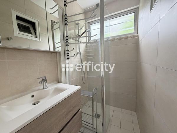 Maison
         6 pièces
        - 140 m² Exclusivité 529 000 € *