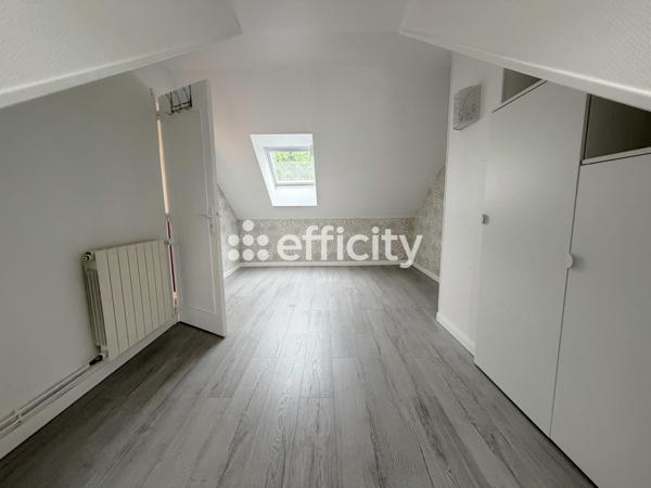 Maison
         6 pièces
        - 140 m² Exclusivité 529 000 € *