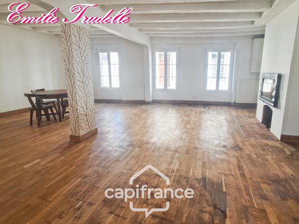 Maison à vendre 6 pièces LA CHARTRE SUR LE LOIR (72) Maison de caractère – cœur de ville – 181 m² – cour, dépendance et caves