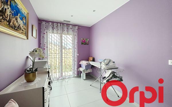 Maison à vendre    4 pièces •  Pia