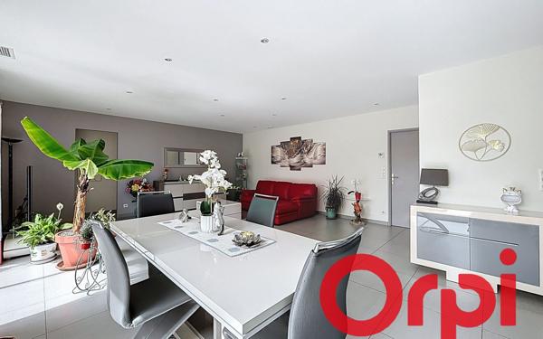 Maison à vendre    4 pièces •  Pia