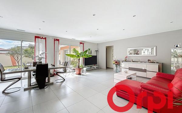 Maison à vendre    4 pièces •  Pia