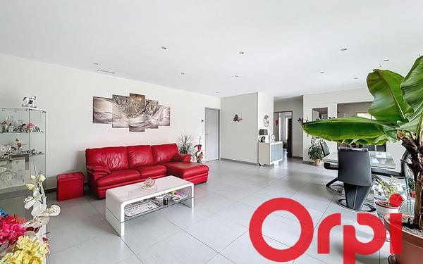 Maison à vendre    4 pièces •  Pia